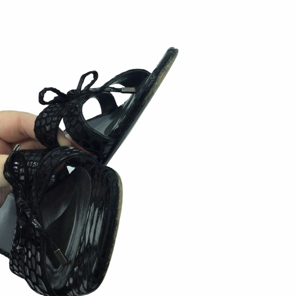 Stuart Weitzman Croc Embossed Leather square toe - Picture 7 of 8